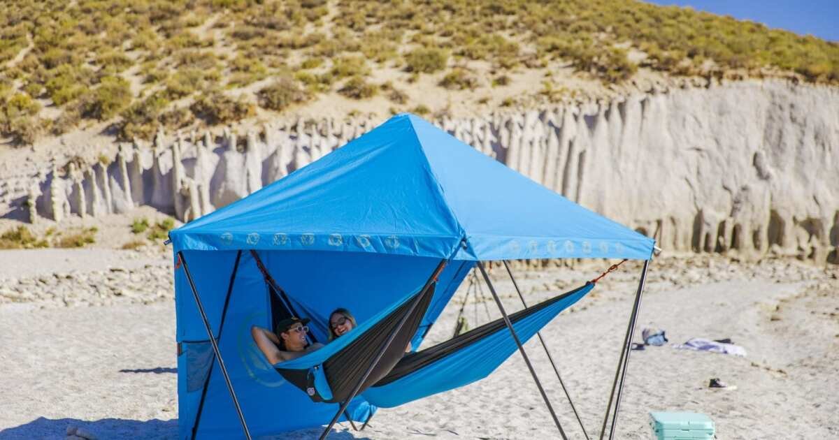 Multi-hammock tent keeps you lounging without the trees