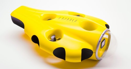 Underwater drone follows and films scuba divers
