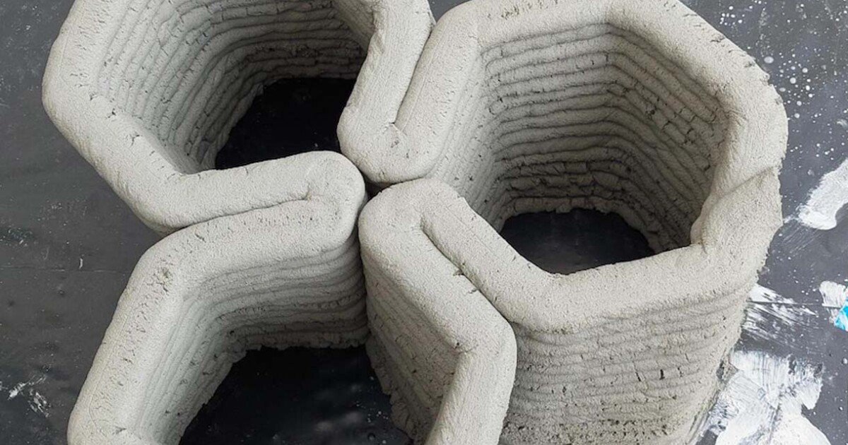 Graphene oxide used to strengthen and electrify 3D-printed concrete