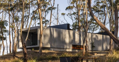 Extraordinary tunnel-like home runs off-the-grid in brutalist style