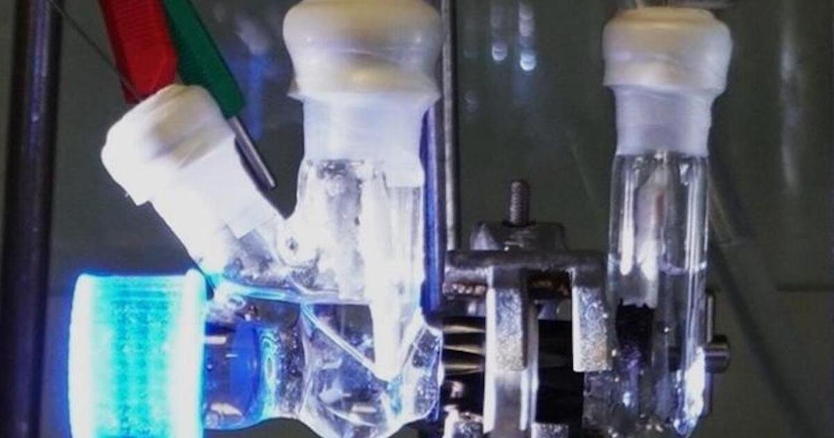 Cambridge reactor converts plastic waste and CO2 into useful chemicals