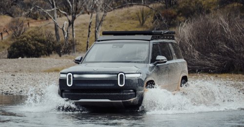 Crazy-slim rooftop tent slices through air like an aero blade