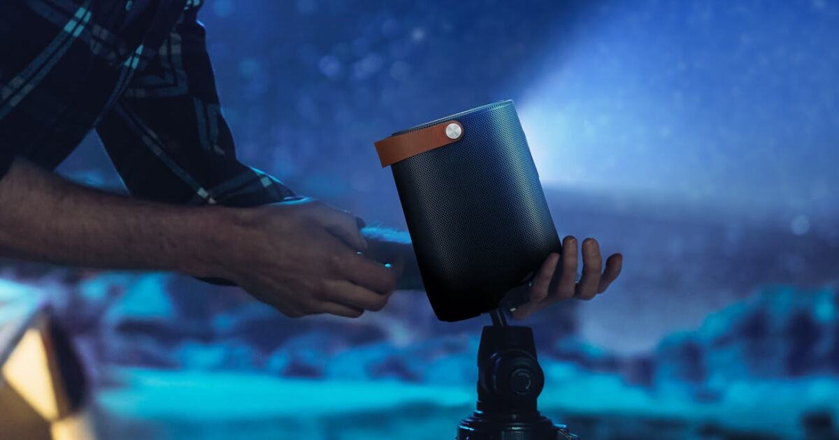 Asus aims for backyard movie nights with the ZenBeam L2 portable projector