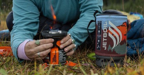 Nesting ultralight camp stove upgrades with smart fast-flame design
