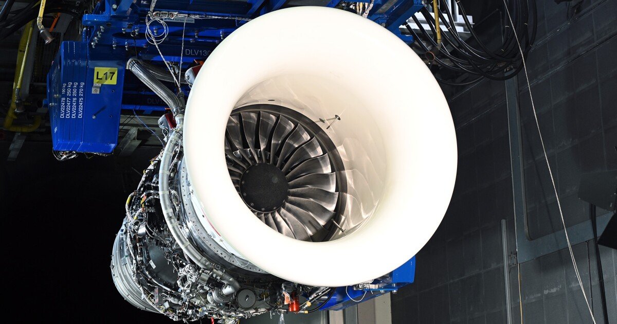 Rolls-Royce tests 100% sustainable aviation fuel in small jet engine