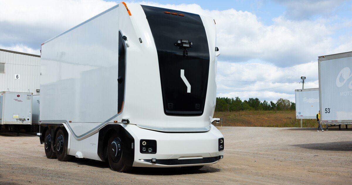Einride's autonomous electric truck gets its first full-time job