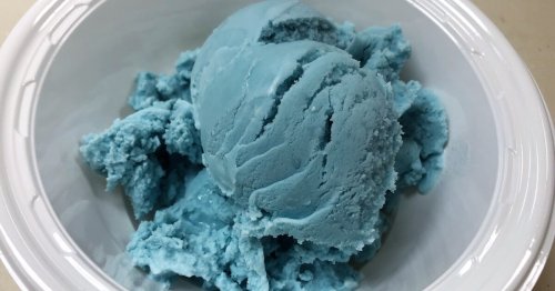 Natural brilliant blue food coloring wrung out of red cabbage - Flipboard