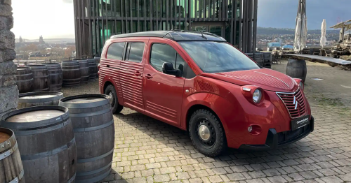 Retro electro mini-camper brings new energy to a vintage Citroën 2CV face