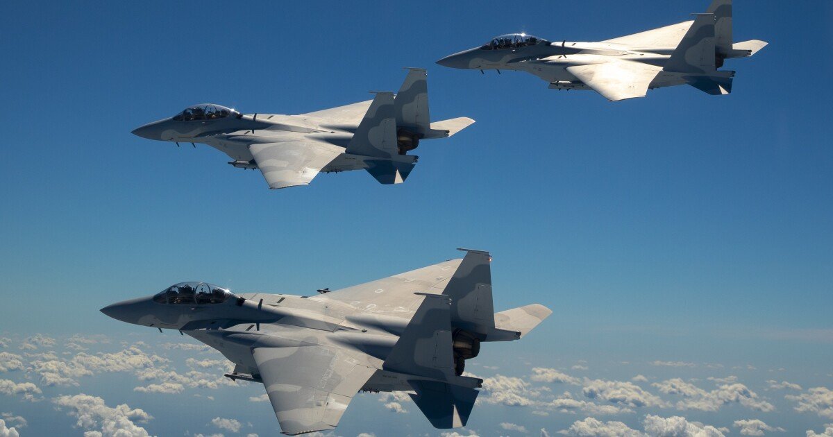 Most advanced version of venerable F-15 fighter jet rolls out