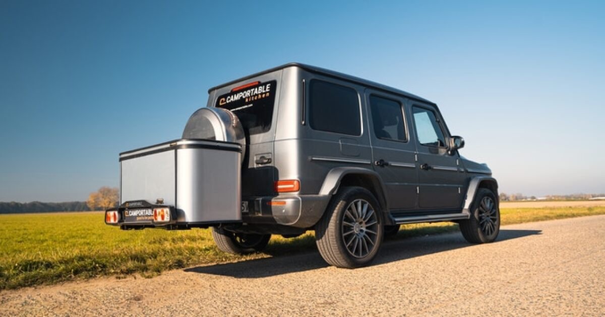 Hitchable slide-out kitchen helps convert a car or truck into a camper
