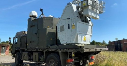 British Army energy weapon blasts drones by the swarm