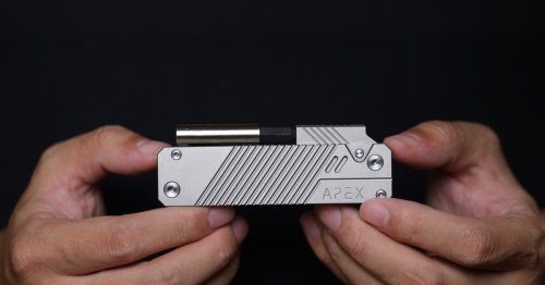 Slim magnetic multi-driver stows full magazine of swappable bits