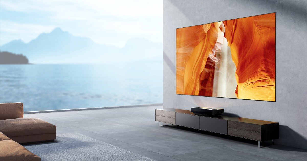 Xgimi Aura throws huge 4K movies on the wall from just inches away