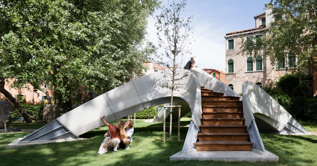 World’s first unreinforced 3D-printed concrete bridge displayed in Venice