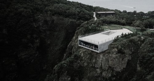 Cliff-hanging café is not for the faint-hearted