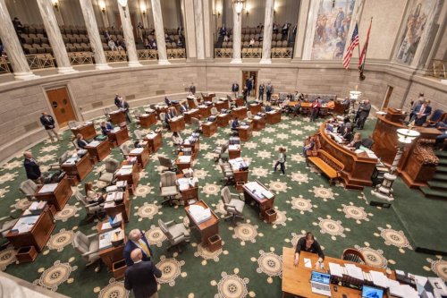 New tax cuts mostly favor the rich across states this year