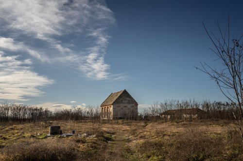 On the Hungarian Border, No Refugee Escapes Violence