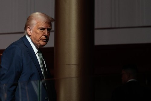 Trump Dodges Key Recession Question With Bizarre, Rambling Answer