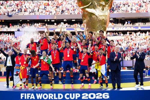 Spain Humiliates Trump After He Refuses to Get Out of Victory Photos | Flipboard