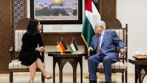 Annalena Baerbock: "Die peinlichste Politikerin!" Außenministerin verärgert mit Abbas-Treffen