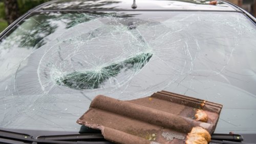 Polizeimeldungen für Ilmenau, 19.02.2024: Schaufensterscheibe beschädigt- Zeugensuche