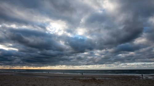 Wetter am Neuendorfer Badestrand heute und morgen: Bedeckter Himmel aktuell an der Ostsee