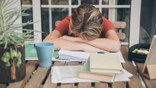 Psychotherapie Karlsruhe: Mehr Müdigkeit-Beschwerden! So ist die Therapieplatz-Lage