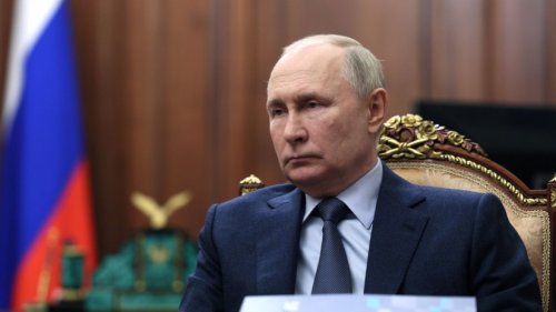 Wladimir Putin geschockt: Aus Rache! Kreml-Soldat erschießt eigenen Kommandeur mit Sturmgewehr