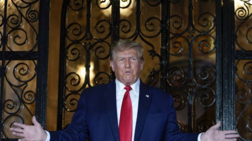Donald Trump: "Wie ein Kleinkind!" Ex-Präsident für bizarren Restaurant-Besuch verspottet