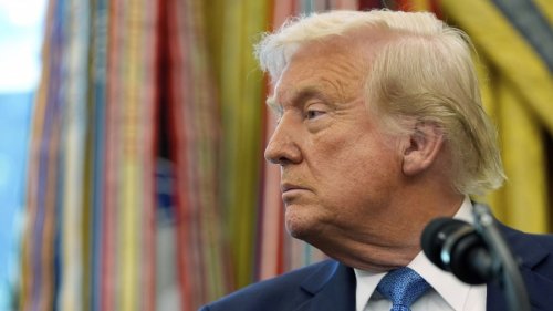 Erklärt sich Donald Trump selbst zum Papst?: US-Moderator warnt: Wahrscheinlichkeit "nicht gleich null"