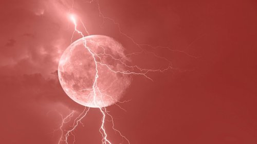 Perseiden, Vollmond und Co.: Roter Blitzmond sabotiert Sternschnuppennacht! Alle Astro-Highlights im August