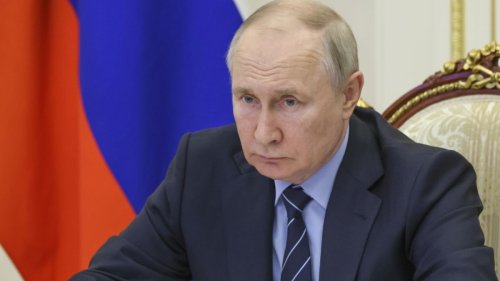 Wladimir Putin entsetzt: Er mähte gerade den Rasen! Putin-Oberst von Drohne getötet