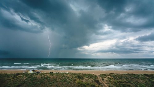 Spanien: Wetterwarnung! Regionen Küste - Kantabrische Küste und Costa - Byzantinisches Litoral drohen aktuell Küstengefahren