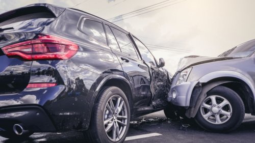 Tödlicher Busunfall in der Türkei: Schwerer Crash mit Auto! Deutsche (83) gestorben