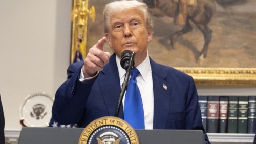Donald Trump: Völlig verwirrender Auftritt: Plötzlich schwafelt er über die Abnehmspitze