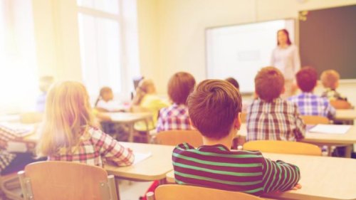 Schock im Klassenzimmer: Herzstillstand mit 7! Schüler bricht im Unterricht zusammen - tot
