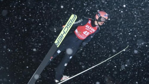 Skispringen Weltcup 2021/22 in Kuusamo: Kobayashi gewinnt Skisprung-Weltcup - Geiger verteidigt Gelbes Trikot