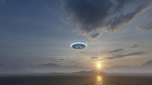 Rätsel um Ufo-Sichtung: Mysteriöse Aufnahmen! 100 Flugobjekte schwirren über US-Kriegsschiffen