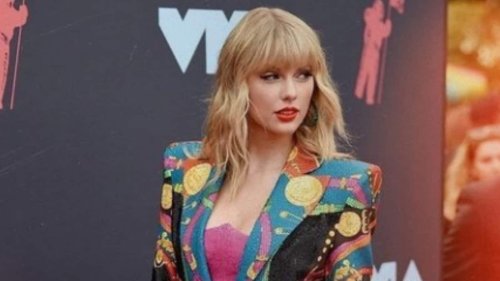 Taylor Swift to Receive Honorary Doctorate Degree From New York University