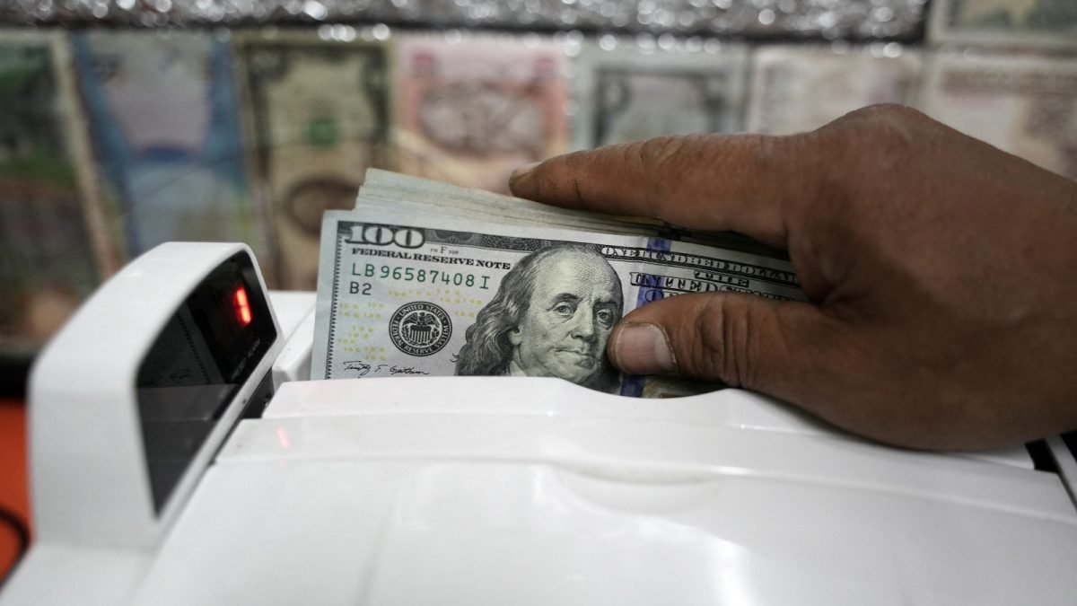 India's Forex Reserves Jump $7.26 Billion To $674.2 Billion; Gold Holdings Climb $2.67 Billion
