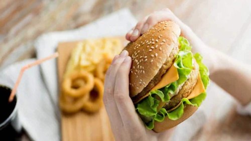 Nutritionist Gives 7 Tips to Control Binge Eating
