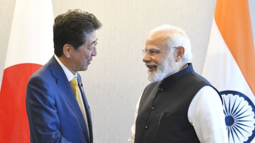 Modi Reconnects with Suga, Abe, Mori as the Three Former Japanese PMs Call on Him in Tokyo