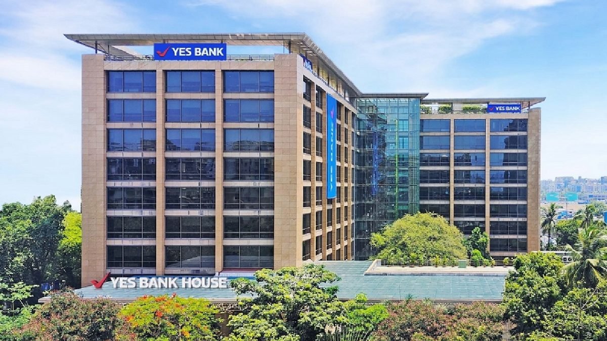 YES Bank Hikes Interest Rates On FCNR Deposits To 7.1% After RBI's Forex Inflow Push