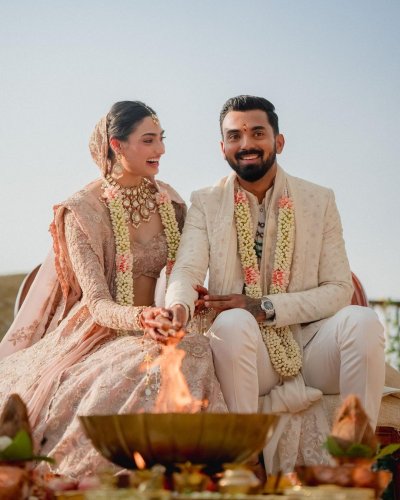 KL Rahul Gets Married to Bollywood Actress Athiya Shetty