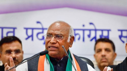 Cong Calls Crucial Meet in Delhi Amid Growing Discord in Punjab Unit Over Supporting AAP in Services Row