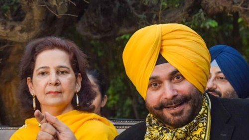 'Trust Oncologists, Not Neem And Turmeric': Doctor Refutes Navjot Sidhu's Cancer Cure Claims