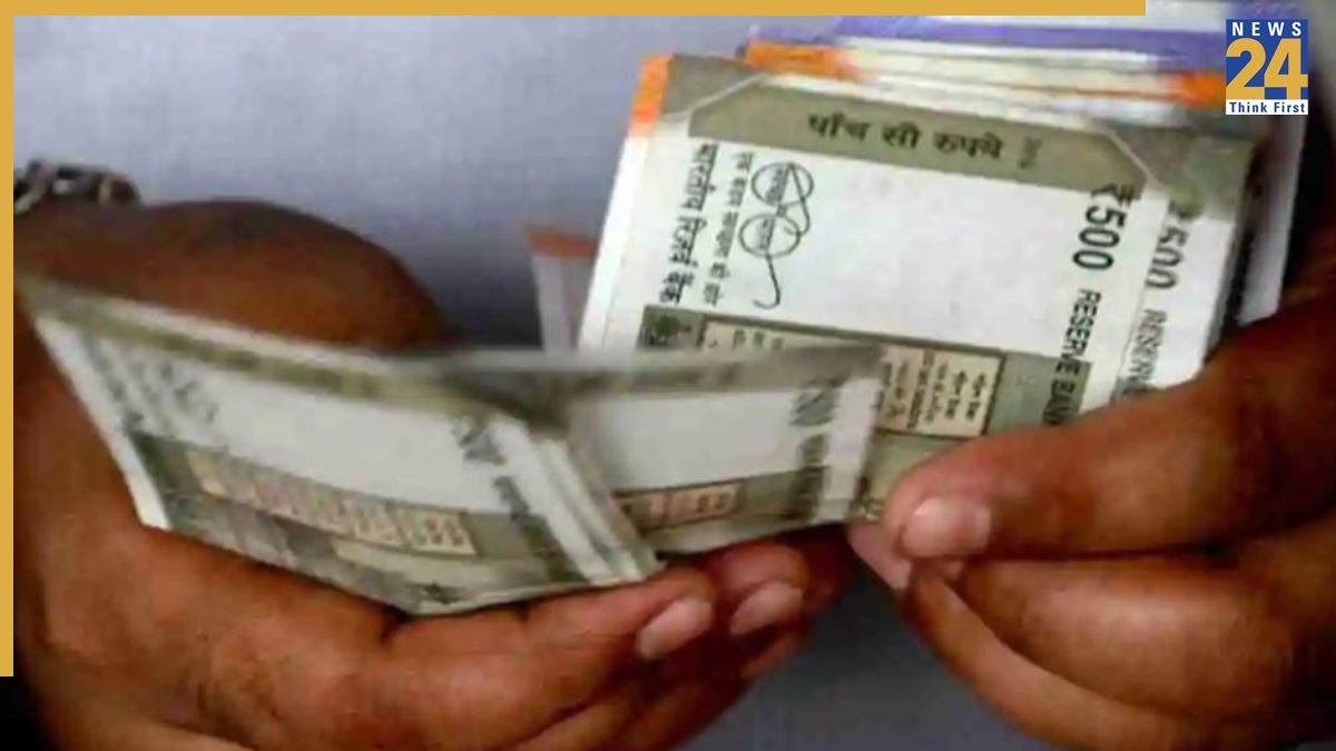 Rupee crashes to record low of 93.71: FII outflows, rising crude oil prices creating crisis similar to 1991 forex crunch?