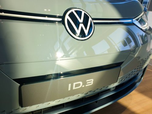 VW lässt die Hüllen fallen – SO sieht der ID.5 aus