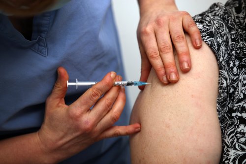 Two doses of Pfizer/BioNTech vaccine produce a high number of antibodies, study reveals