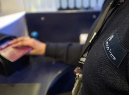 Border Force workers to launch series of strikes over Christmas in pay dispute